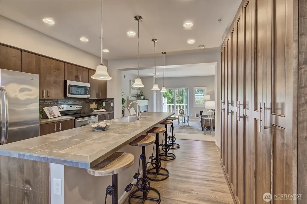 15720 Manor Way Lynnwood WA 98087