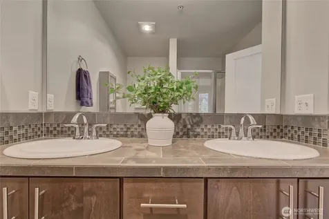 15720 Manor Way Lynnwood WA 98087