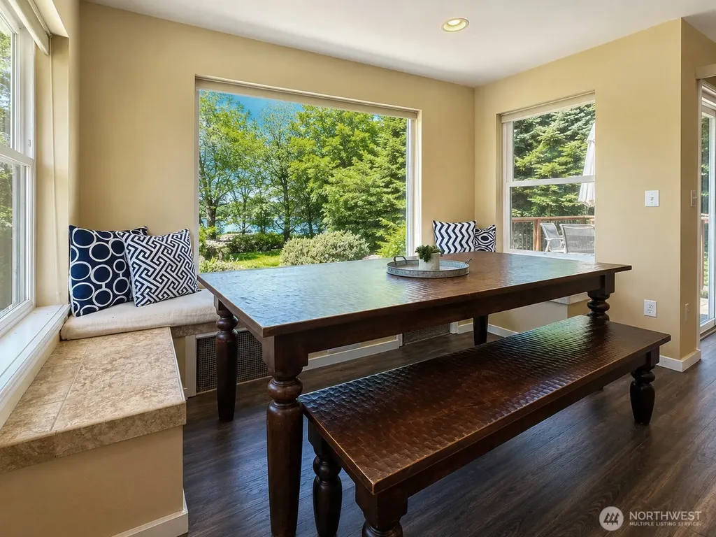 79 G Mukilteo Way Hat Island WA 98206
