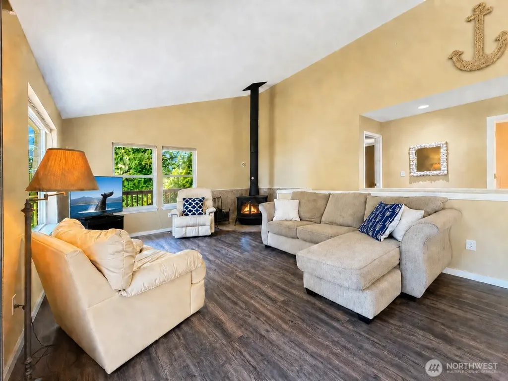 79 G Mukilteo Way Hat Island WA 98206