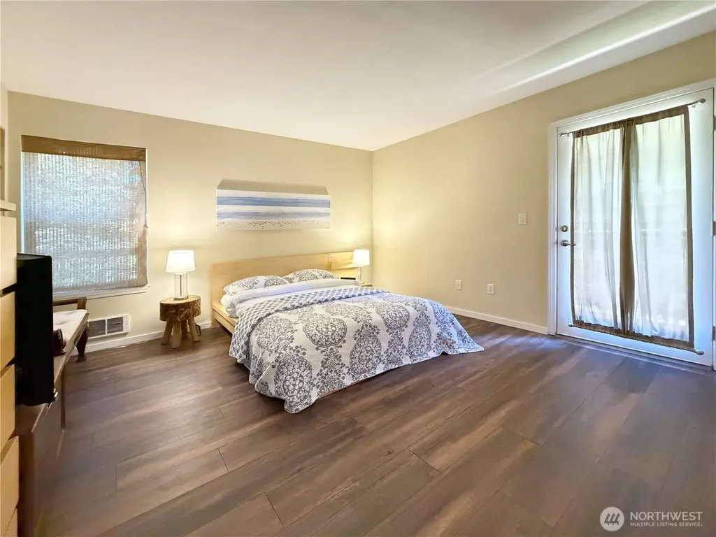 79 G Mukilteo Way Hat Island WA 98206
