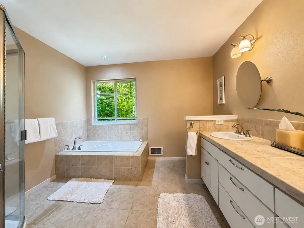 79 G Mukilteo Way Hat Island WA 98206