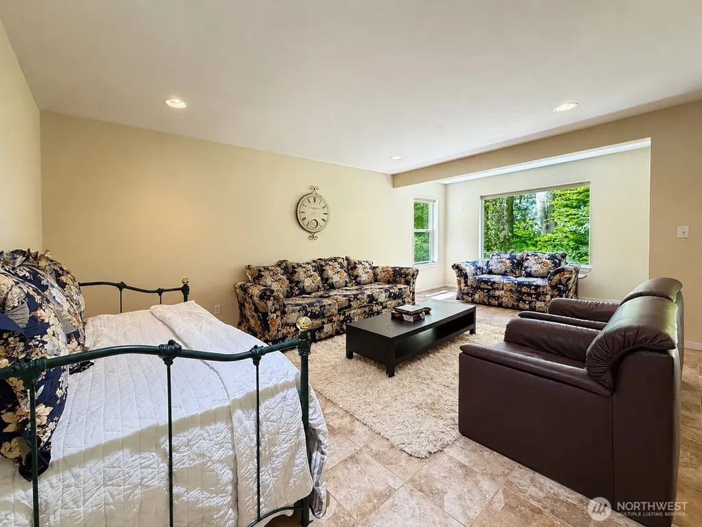 79 G Mukilteo Way Hat Island WA 98206