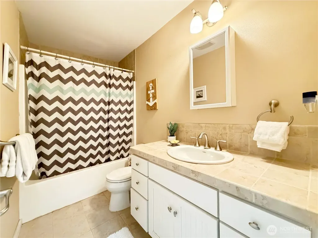 79 G Mukilteo Way Hat Island WA 98206