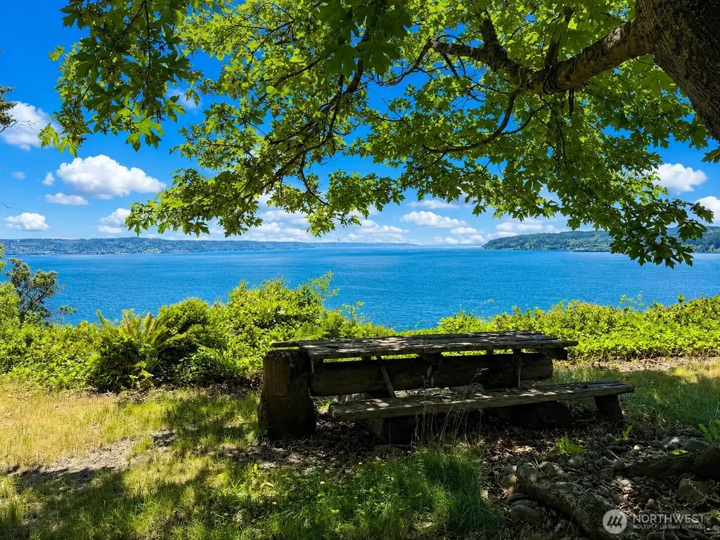 79 G Mukilteo Way Hat Island WA 98206