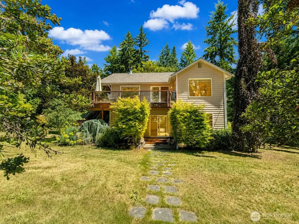 79 G Mukilteo Way Hat Island WA 98206