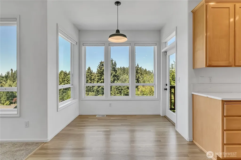 19718 12th Avenue W Lynnwood WA 98036