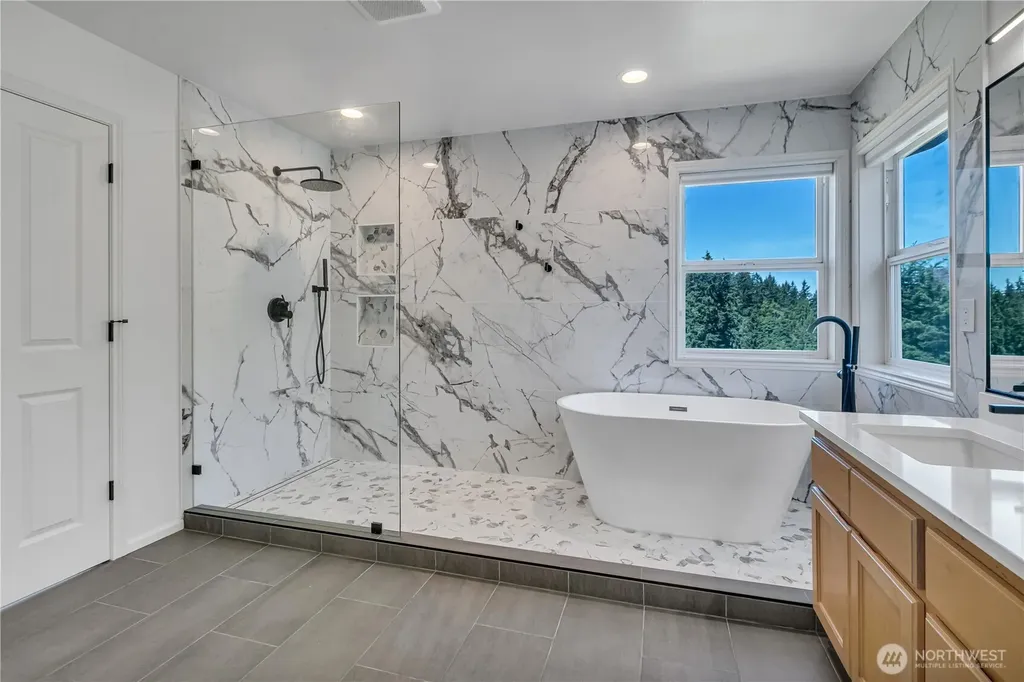 19718 12th Avenue W Lynnwood WA 98036