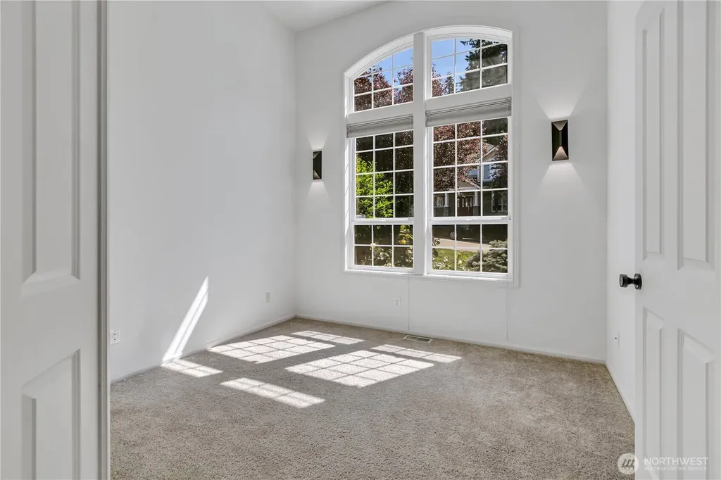 19718 12th Avenue W Lynnwood WA 98036