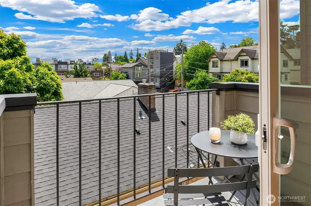 4831 Fauntleroy Way SW Seattle WA 98116