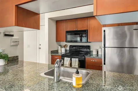 4831 Fauntleroy Way SW Seattle WA 98116
