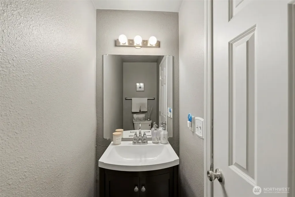 4720 97th Avenue W University Place WA 98466