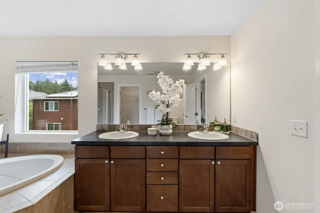 26814 195th Court SE Covington WA 98042