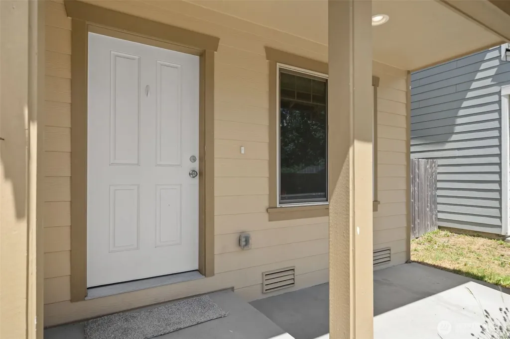 220 NE Tronson Circle Bremerton WA 98311