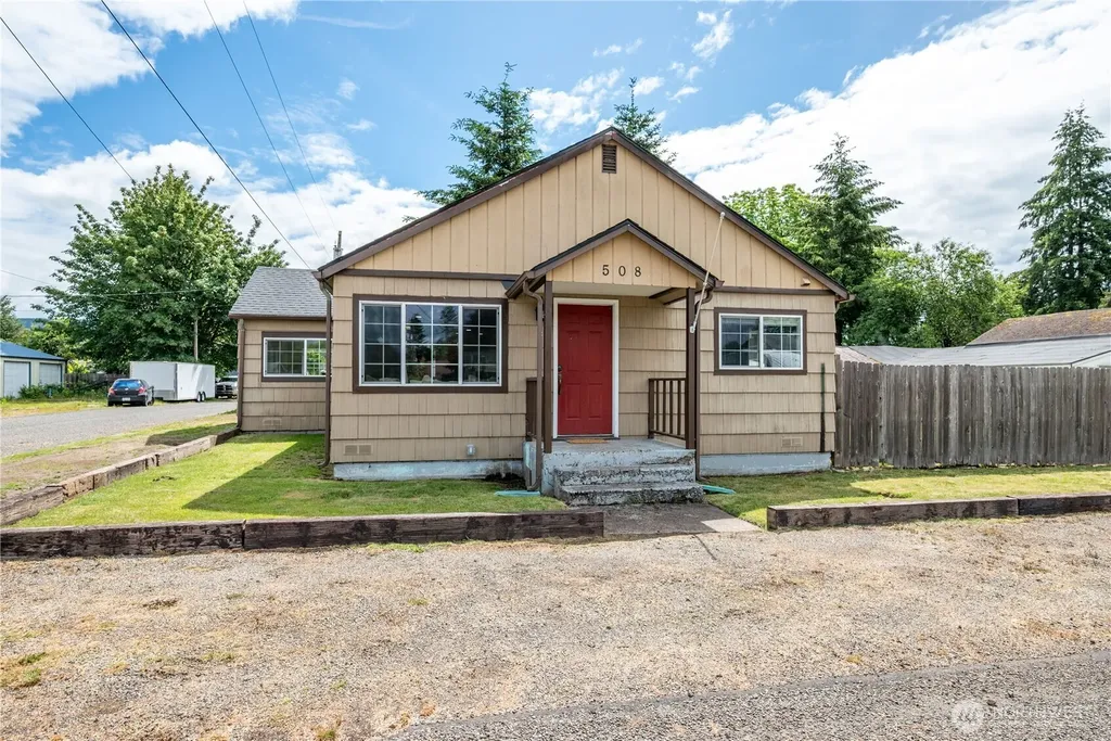 508 4th Avenue SW Castle Rock WA 98611