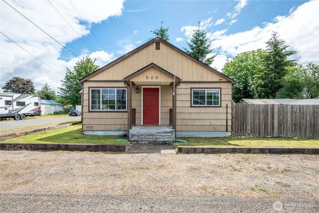 508 4th Avenue SW Castle Rock WA 98611