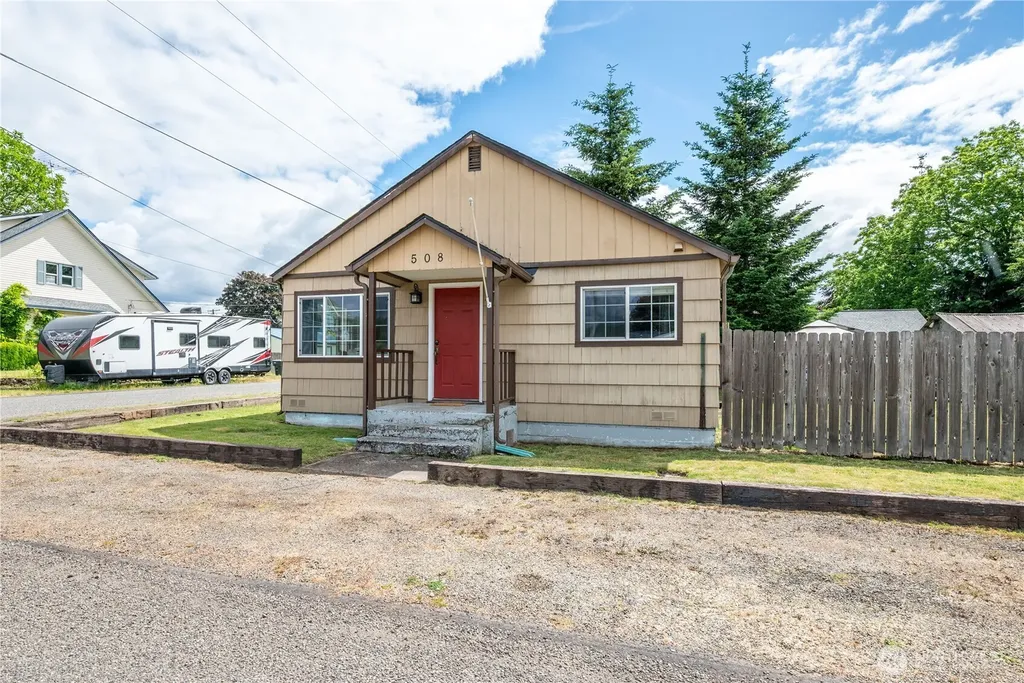 508 4th Avenue SW Castle Rock WA 98611