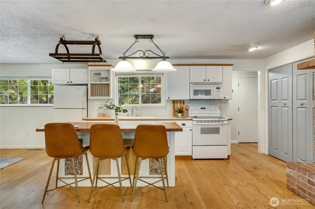 1602 S Winnifred Street Tacoma WA 98465