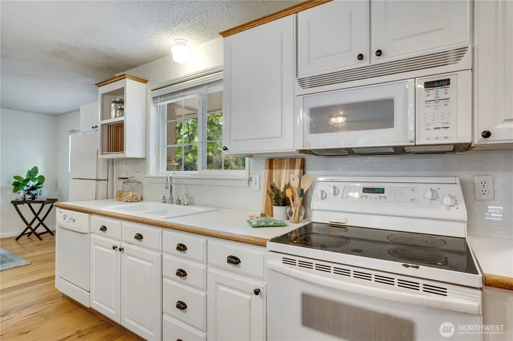 1602 S Winnifred Street Tacoma WA 98465