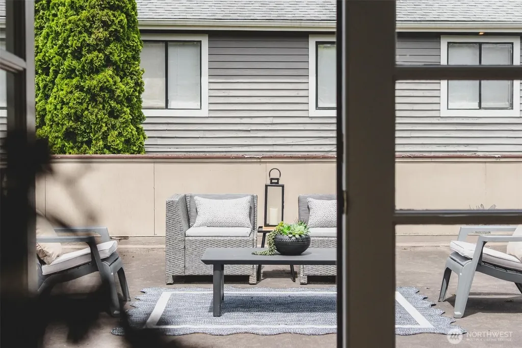 9630 26th Avenue NW Seattle WA 98117