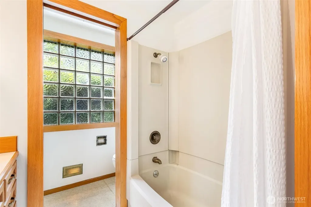 9630 26th Avenue NW Seattle WA 98117