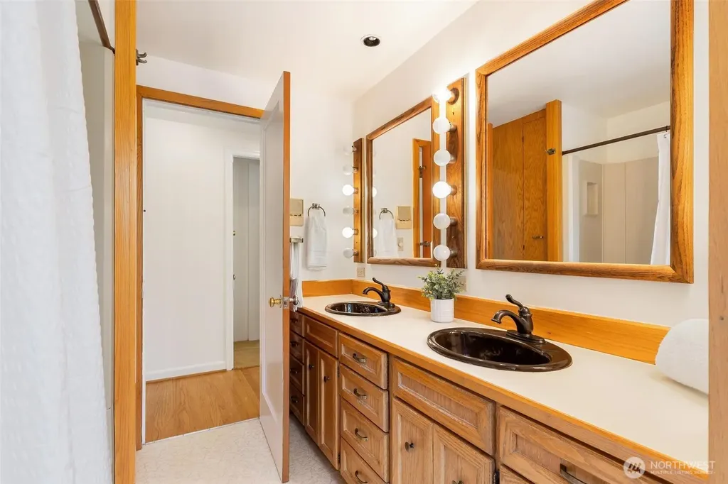 9630 26th Avenue NW Seattle WA 98117