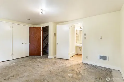 9630 26th Avenue NW Seattle WA 98117