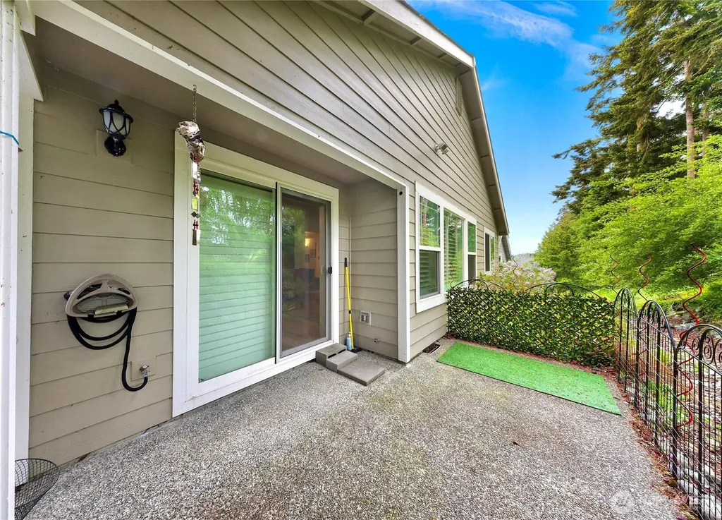 167 NW 12th Court Oak Harbor WA 98277