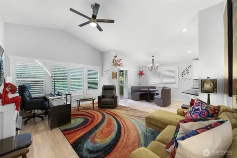167 NW 12th Court Oak Harbor WA 98277
