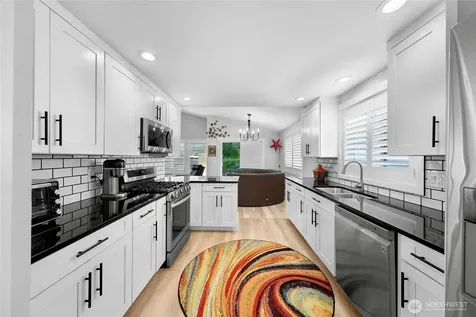 167 NW 12th Court Oak Harbor WA 98277