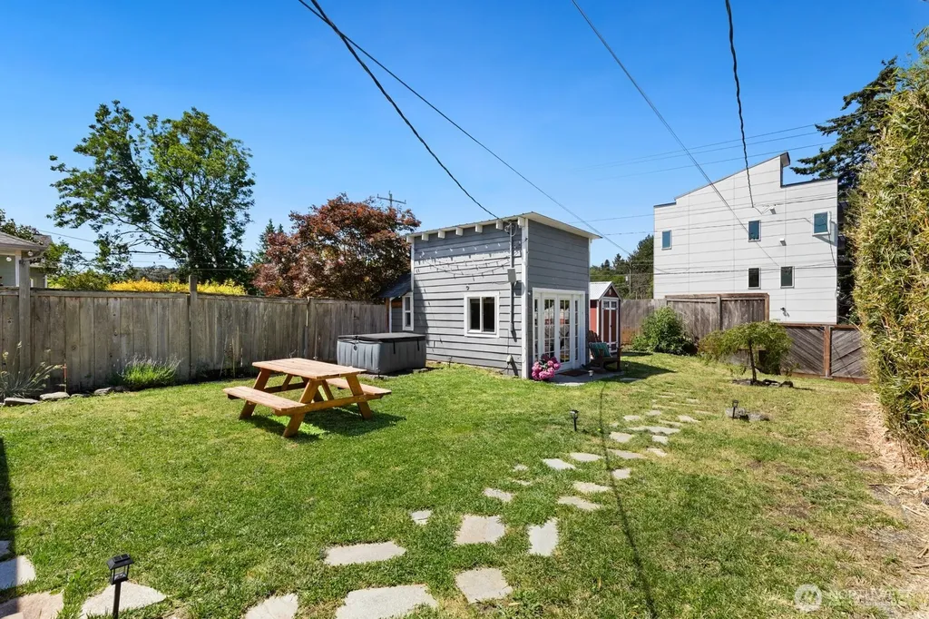 5405 25th Avenue SW Seattle WA 98106