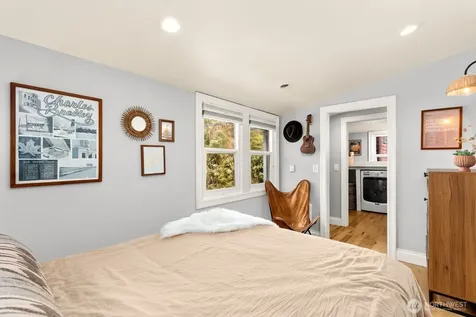 5405 25th Avenue SW Seattle WA 98106