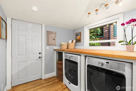 5405 25th Avenue SW Seattle WA 98106
