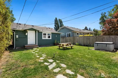 5405 25th Avenue SW Seattle WA 98106