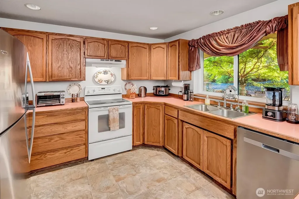 33228 206th Place SE Auburn WA 98092