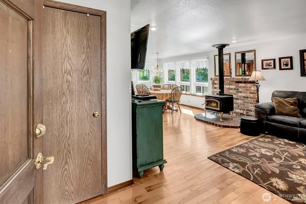 33228 206th Place SE Auburn WA 98092
