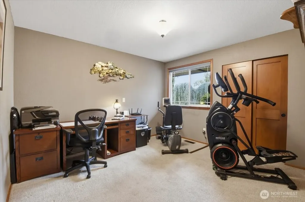 1123 SW Kalama Lp Oak Harbor WA 98277