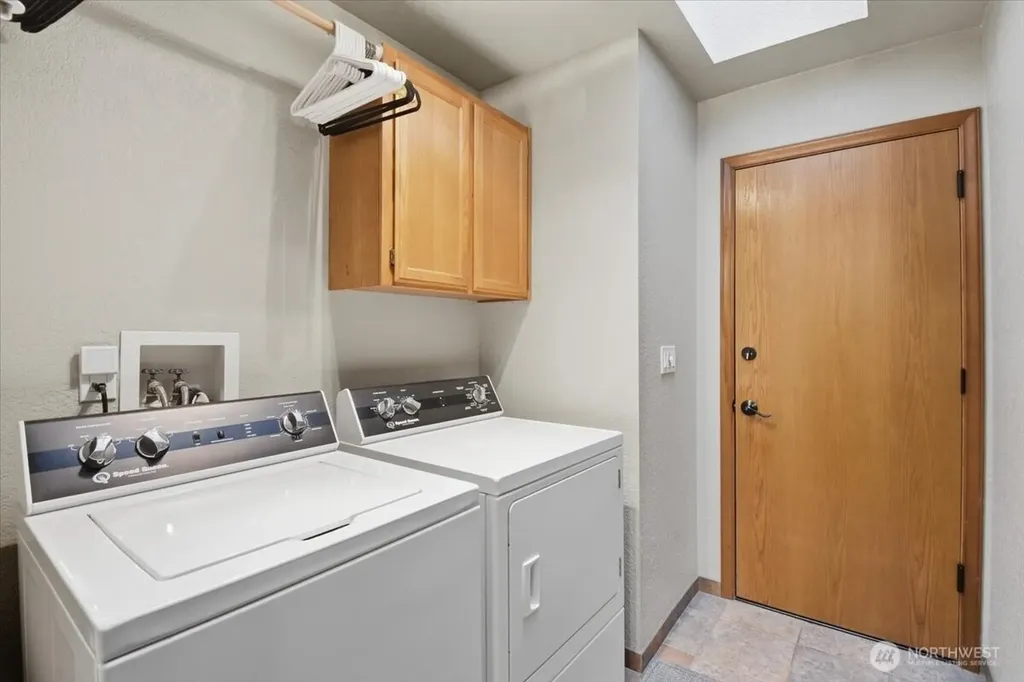1123 SW Kalama Lp Oak Harbor WA 98277