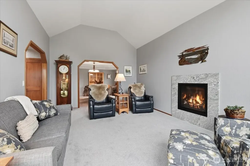 1123 SW Kalama Lp Oak Harbor WA 98277