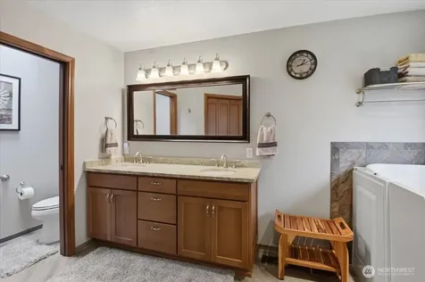 1123 SW Kalama Lp Oak Harbor WA 98277