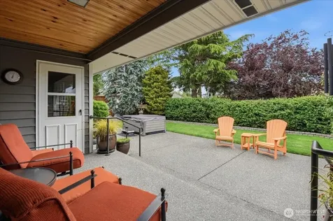 1123 SW Kalama Lp Oak Harbor WA 98277