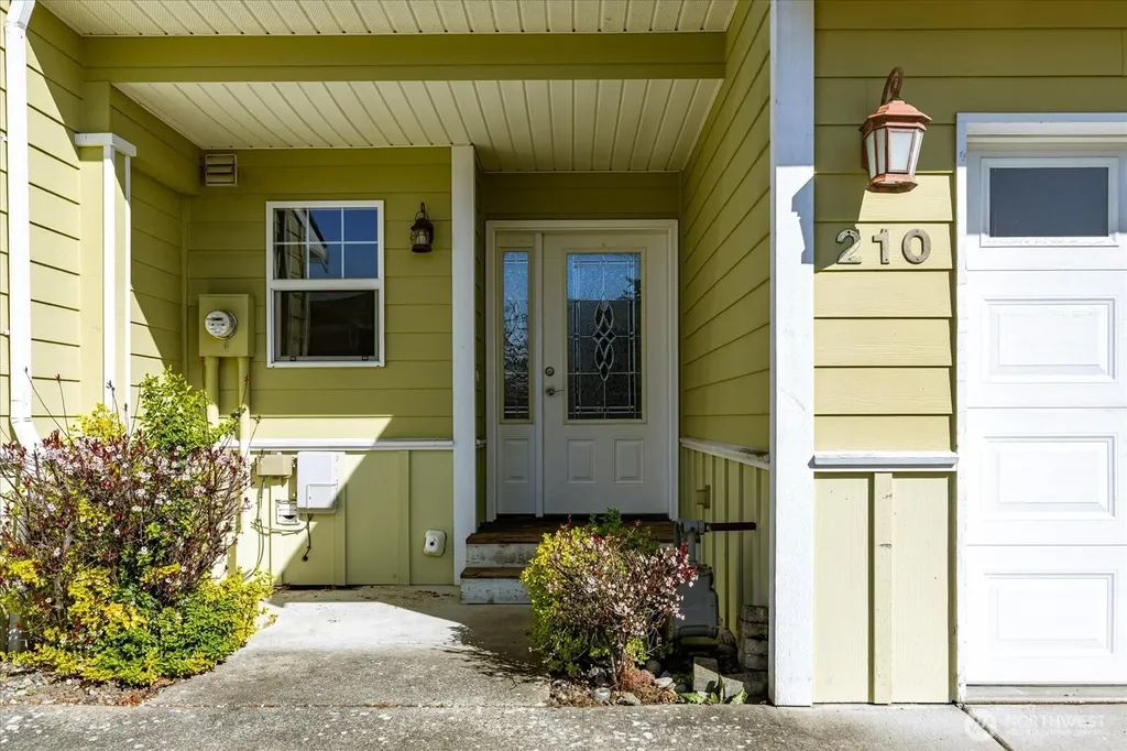 210 SE Melrose Drive Oak Harbor WA 98277