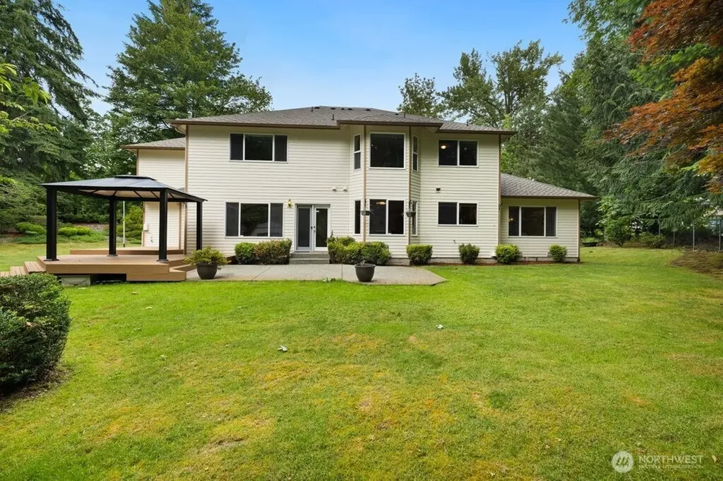 24819 SE 14th Street Sammamish WA 98075