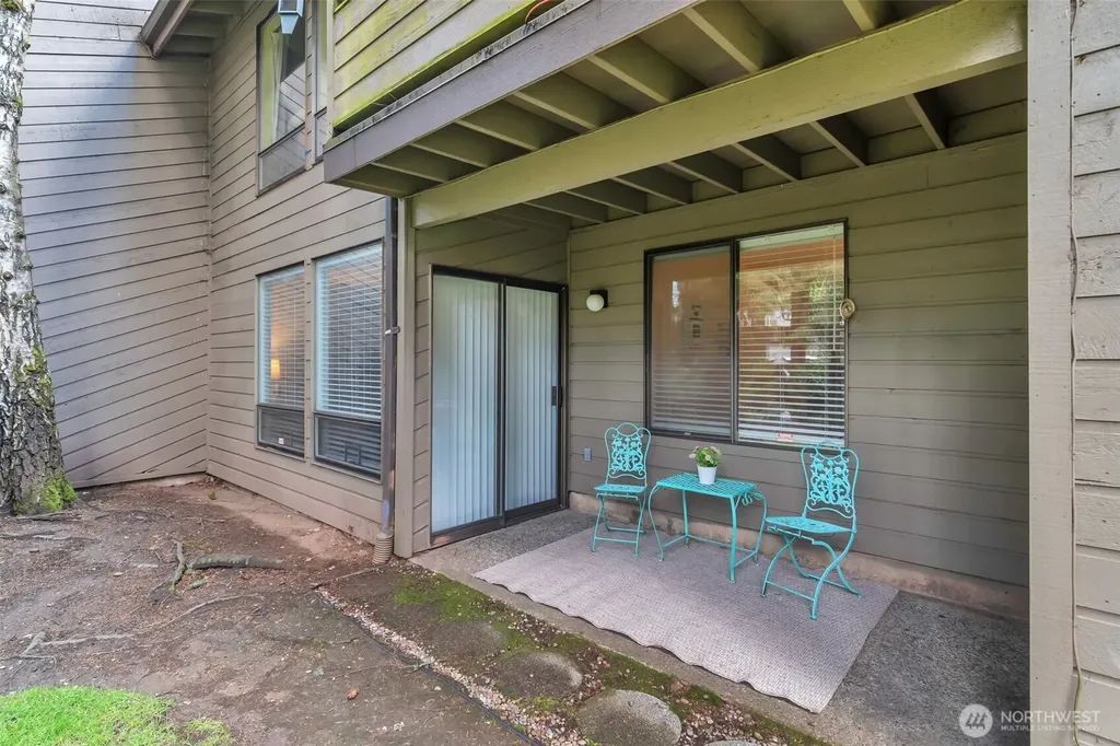19115 Ballinger Way NE Lake Forest Park WA 98155