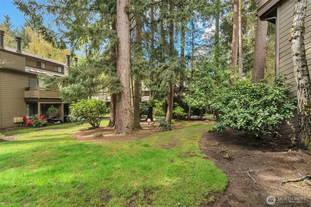 19115 Ballinger Way NE Lake Forest Park WA 98155