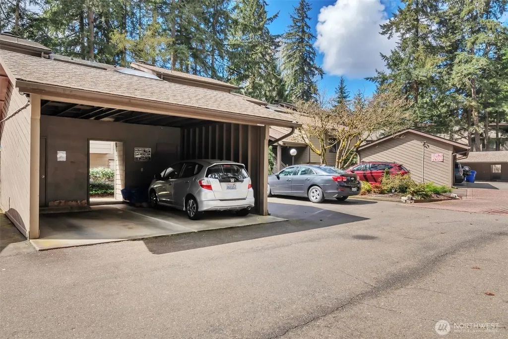 19115 Ballinger Way NE Lake Forest Park WA 98155