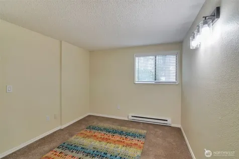 19115 Ballinger Way NE Lake Forest Park WA 98155