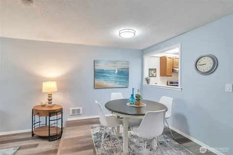 19115 Ballinger Way NE Lake Forest Park WA 98155