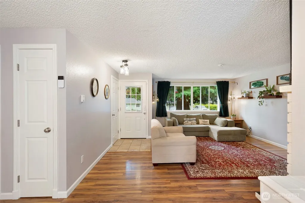792 NW Firglade Drive Bremerton WA 98311