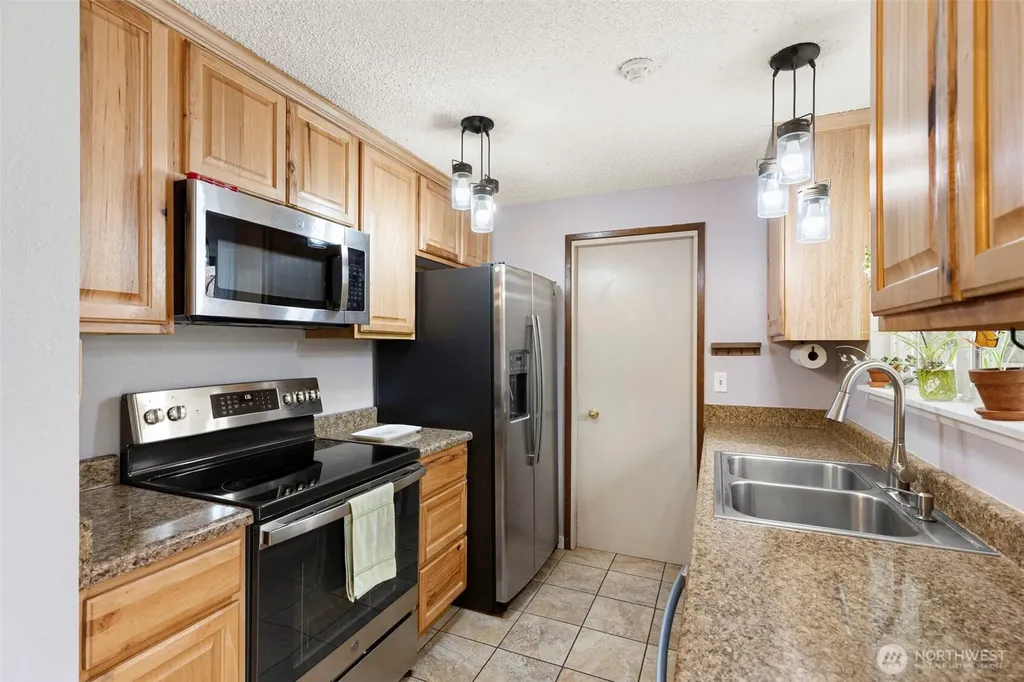 792 NW Firglade Drive Bremerton WA 98311